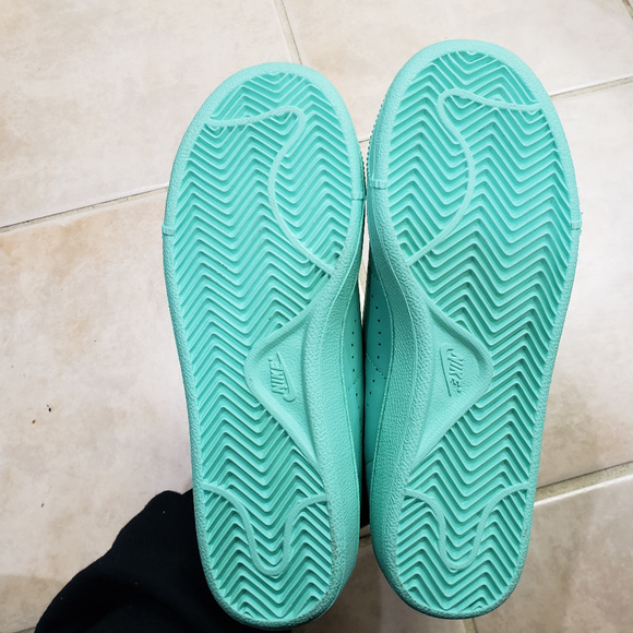 Nike TENNIS CLASSIC SNEAKER, Light Green, 5Y - Picture 5 of 6